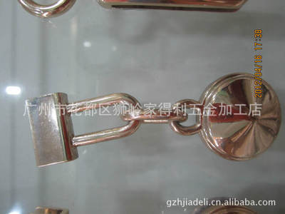 箱包五金配件的革新趋势 探索广州花都区狮岭家得利五金加工厂的假锁装饰扣产品