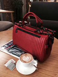 2015新款女士双肩包 撞色旅游背包，电脑包非皮布可时尚女包全解析